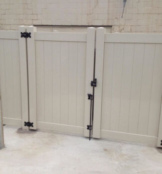 Vinyl privacy dumpster gate